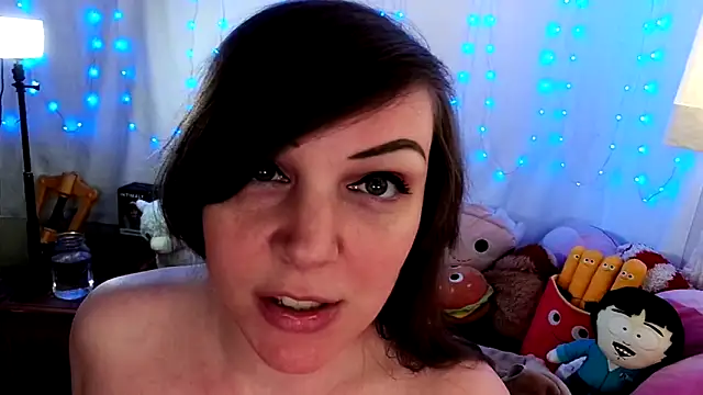 GamerGirlRoxyAndLee online show from November 8, 9:07 pm