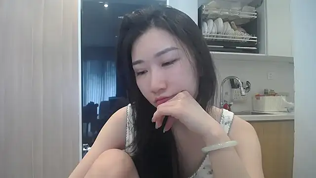 Snapshot of Asiagirll chatting on June 7, 2:06 am Asiagirll online show from June 7, 2:06 am