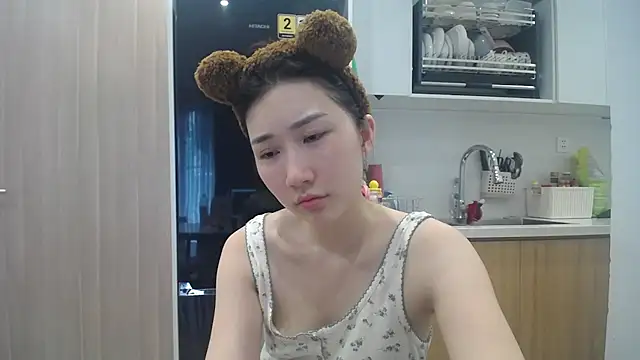 Snapshot of Asiagirll chatting on June 11, 2:53 am Asiagirll online show from June 11, 2:53 am