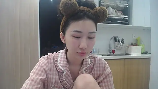 Snapshot of Asiagirll chatting on June 9, 2:07 pm Asiagirll online show from June 9, 2:07 pm