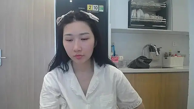 Snapshot of Asiagirll chatting on July 17, 3:48 am Asiagirll online show from July 17, 3:48 am