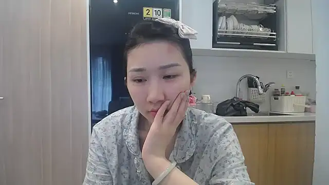 Snapshot of Asiagirll chatting on July 16, 3:36 am Asiagirll online show from July 16, 3:36 am