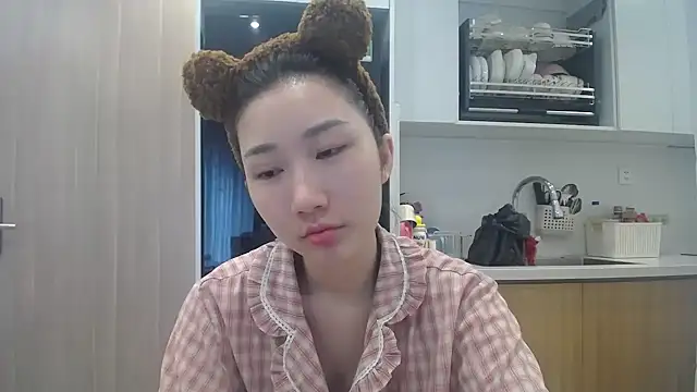 Snapshot of Asiagirll chatting on June 16, 2:55 am Asiagirll online show from June 16, 2:55 am