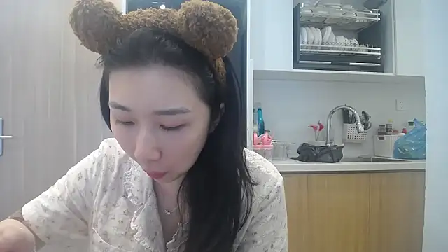 Snapshot of Asiagirll chatting on July 10, 1:49 am Asiagirll online show from July 10, 1:49 am