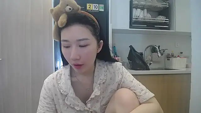 Snapshot of Asiagirll chatting on July 14, 2:05 am Asiagirll online show from July 14, 2:05 am