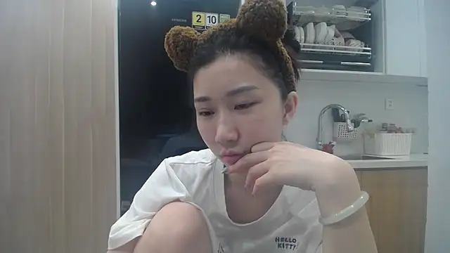 Snapshot of Asiagirll chatting on June 16, 3:12 pm Asiagirll online show from June 16, 3:12 pm