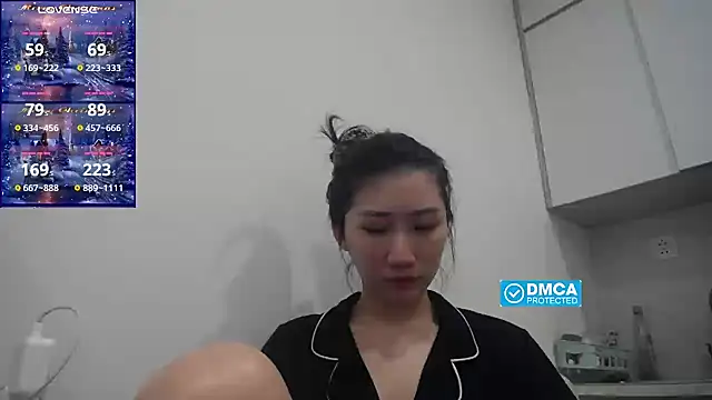 Snapshot of Asiagirll chatting on March 22, 10:28 am Asiagirll online show from March 22, 10:28 am