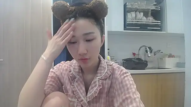 Snapshot of Asiagirll chatting on July 1, 12:55 am Asiagirll online show from July 1, 12:55 am