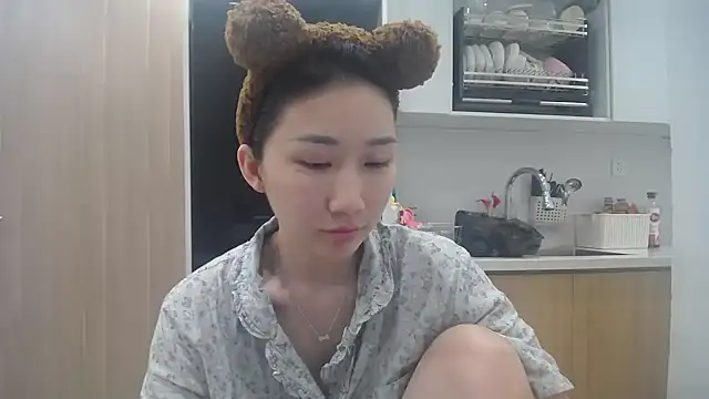 Snapshot of Asiagirll chatting on July 6, 3:25 pm Asiagirll online show from July 6, 3:25 pm