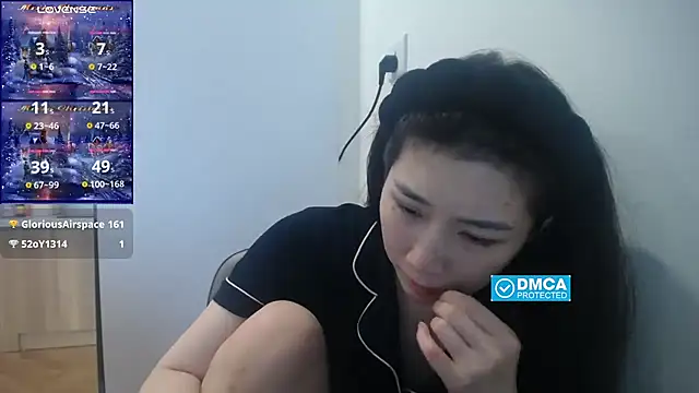 Snapshot of Asiagirll chatting on October 7, 3:18 am Asiagirll online show from October 7, 3:18 am