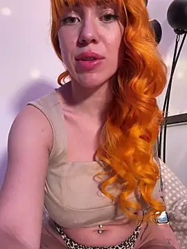 Pia July  online show from January 30, 9:25 pm