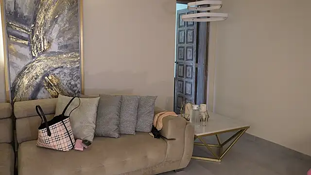 AbellaCroft online show from March 4, 1:19 pm