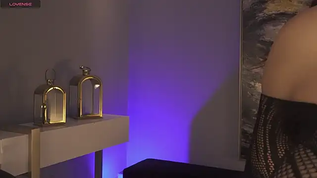 AbellaCroft online show from October 17, 1:24 pm