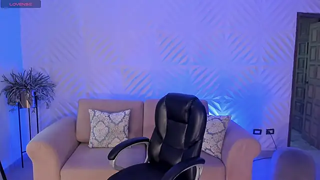 AbellaCroft online show from January 11, 1:07 pm