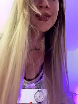 Snapshot of Cute-Alice chatting on November 5, 7:39 pm Cute-Alice online show from November 5, 7:39 pm