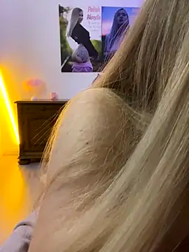 Snapshot of Cute-Alice chatting on November 13, 8:13 pm Cute-Alice online show from November 13, 8:13 pm