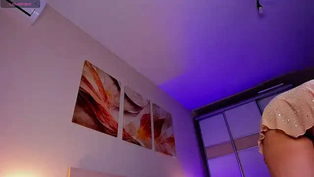 Lolly Jane online show from February 6, 9:28 pm