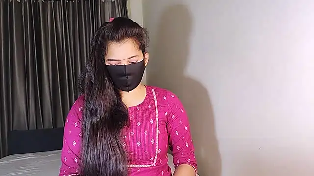 Snapshot of YourLovelyQueen chatting on January 25, 4:34 am YourLovelyQueen online show from January 25, 4:34 am