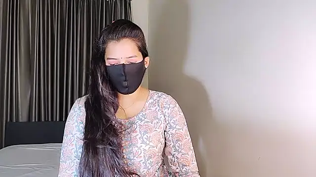 Snapshot of YourLovelyQueen chatting on March 4, 5:03 pm YourLovelyQueen online show from March 4, 5:03 pm
