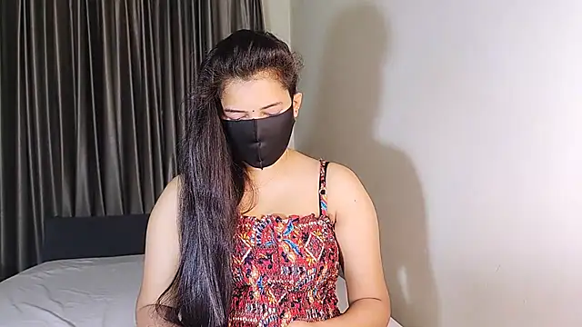 Snapshot of YourLovelyQueen chatting on January 24, 8:53 pm YourLovelyQueen online show from January 24, 8:53 pm
