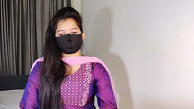 Snapshot of YourLovelyQueen chatting on December 26, 8:32 pm YourLovelyQueen online show from December 26, 8:32 pm