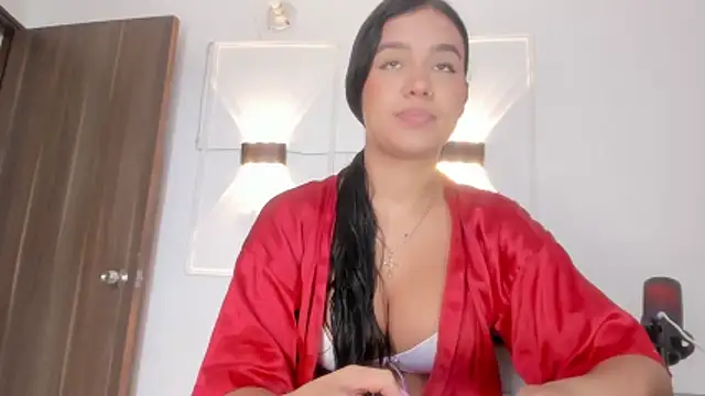 Snapshot of Hanna_Risso chatting on June 12, 5:10 pm Hanna Risso online show from June 12, 5:10 pm