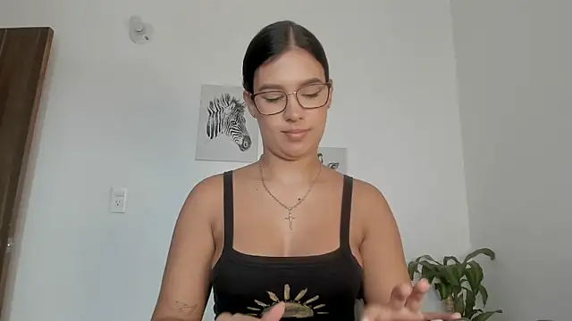 Hanna Risso online show from September 11, 6:19 pm