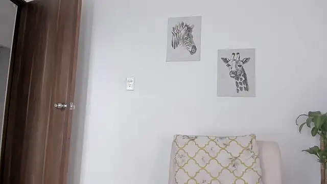 Hanna Risso online show from October 27, 6:09 pm