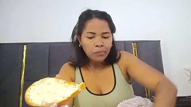 Snapshot of aleixane chatting on June 4, 5:23 am aleixane online show from June 4, 5:23 am
