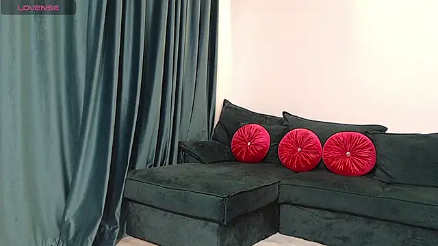 natasha-bigas online show from May 18, 7:51 pm