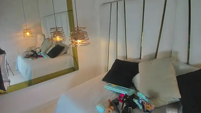 elena mature online show from March 27, 7:04 pm