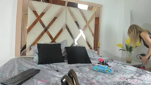 elena mature online show from February 8, 9:18 am