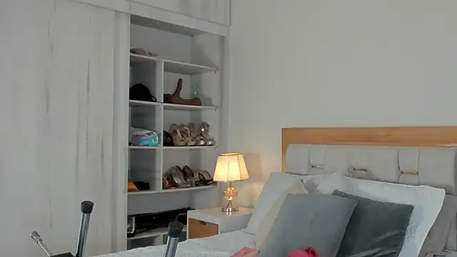Snapshot of elena_mature chatting on October 4, 7:04 pm elena mature online show from October 4, 7:04 pm