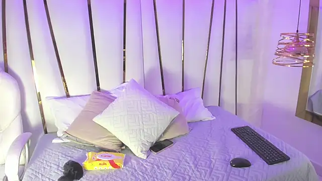 Snapshot of elena_mature chatting on July 17, 7:11 pm elena mature online show from July 17, 7:11 pm