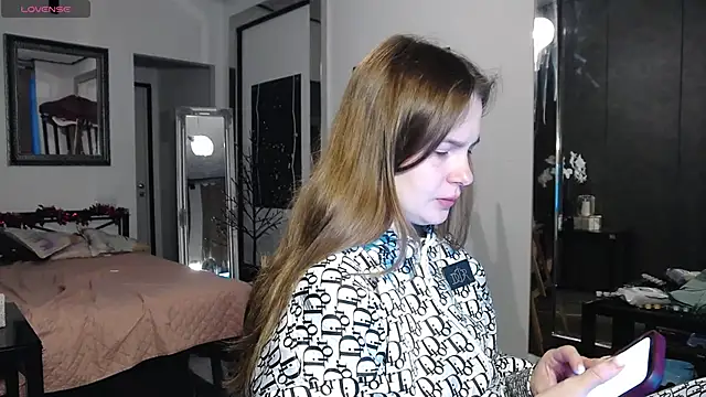 CindyJonson online show from December 17, 6:18 am