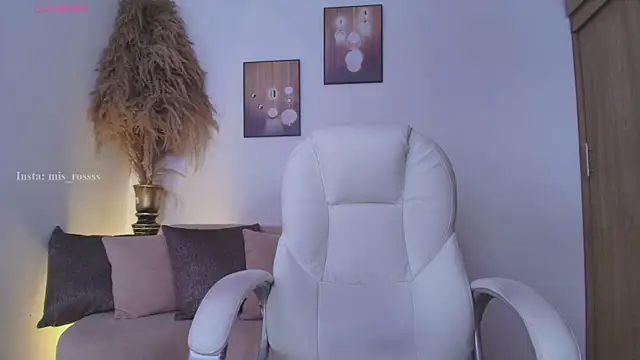 Snapshot of octavia_rouse chatting on May 20, 8:06 pm octavia rouse online show from May 20, 8:06 pm
