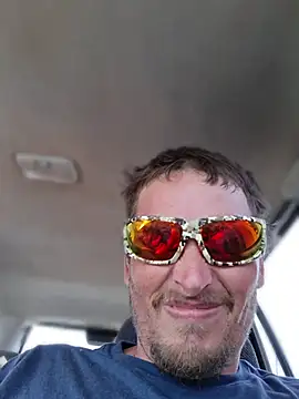 bushhogger8371 online show from June 24, 9:56 pm
