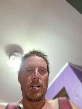 bushhogger8371 online show from June 25, 6:29 am