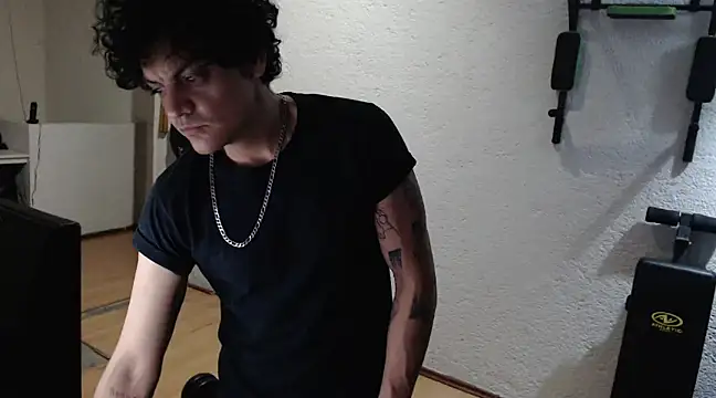 GruesoMexico online show from March 6, 2:30 am