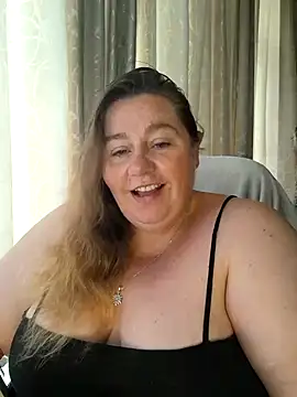 Snapshot of Iceprincess2bad4u chatting on February 16, 7:26 am Iceprincess2bad4u online show from February 16, 7:26 am