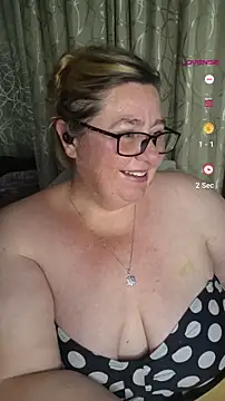 Snapshot of Iceprincess2bad4u chatting on September 22, 6:36 pm Iceprincess2bad4u online show from September 22, 6:36 pm