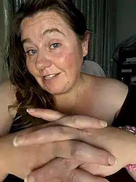 Snapshot of Iceprincess2bad4u chatting on January 18, 6:10 pm Iceprincess2bad4u online show from January 18, 6:10 pm