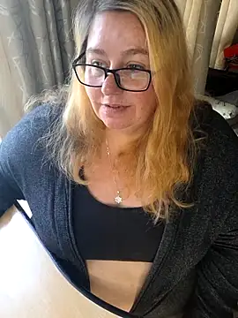 Iceprincess2bad4u online show from November 2, 6:29 am