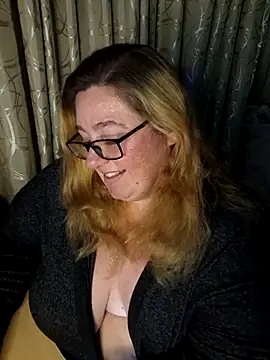 Snapshot of Iceprincess2bad4u chatting on October 7, 6:09 pm Iceprincess2bad4u online show from October 7, 6:09 pm