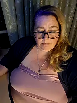 Iceprincess2bad4u online show from May 22, 5:22 pm