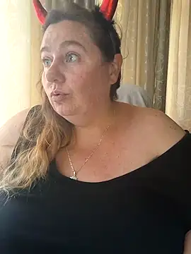 Snapshot of Iceprincess2bad4u chatting on February 2, 10:13 am Iceprincess2bad4u online show from February 2, 10:13 am