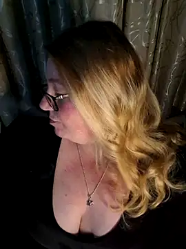 Iceprincess2bad4u online show from June 18, 6:02 pm
