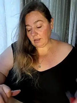 Snapshot of Iceprincess2bad4u chatting on January 19, 6:09 am Iceprincess2bad4u online show from January 19, 6:09 am