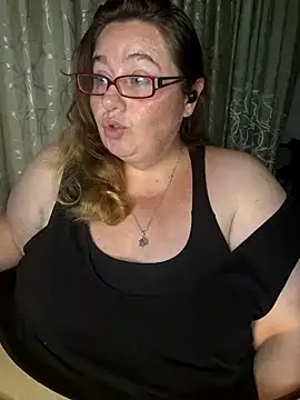 Snapshot of Iceprincess2bad4u chatting on March 19, 6:01 pm Iceprincess2bad4u online show from March 19, 6:01 pm