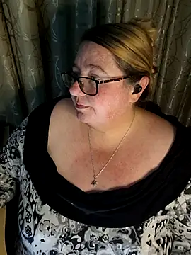 Iceprincess2bad4u online show from June 8, 6:19 pm